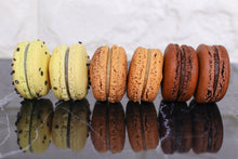 Load image into Gallery viewer, Delilah Selections Macarons Box of 6